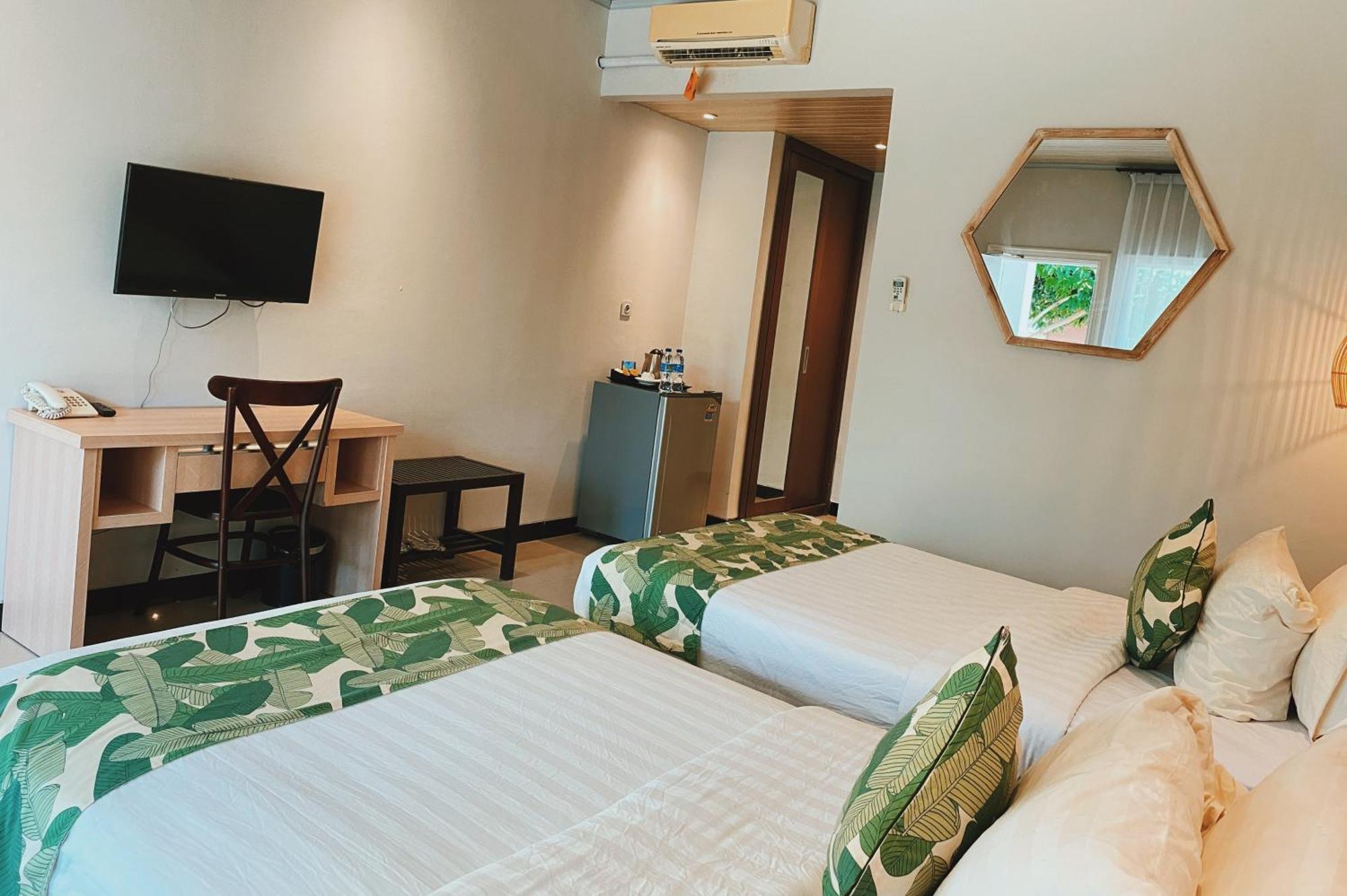 Sylvia Hotel & Resort Komodo Labuan Bajo Exterior photo