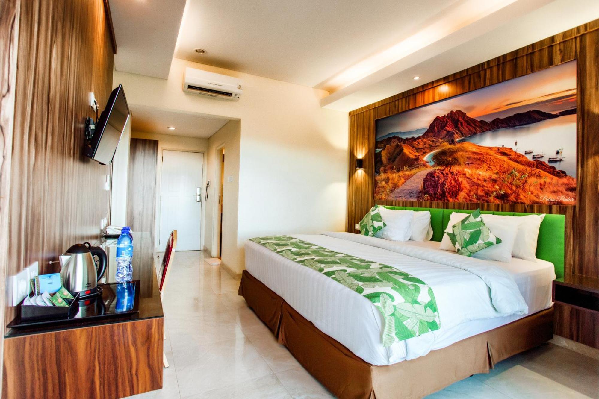 Sylvia Hotel & Resort Komodo Labuan Bajo Exterior photo