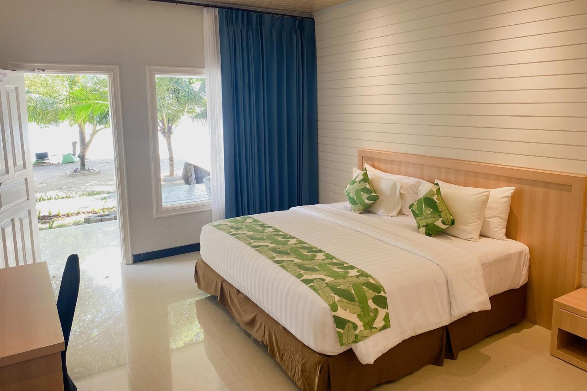 Sylvia Hotel & Resort Komodo Labuan Bajo Exterior photo