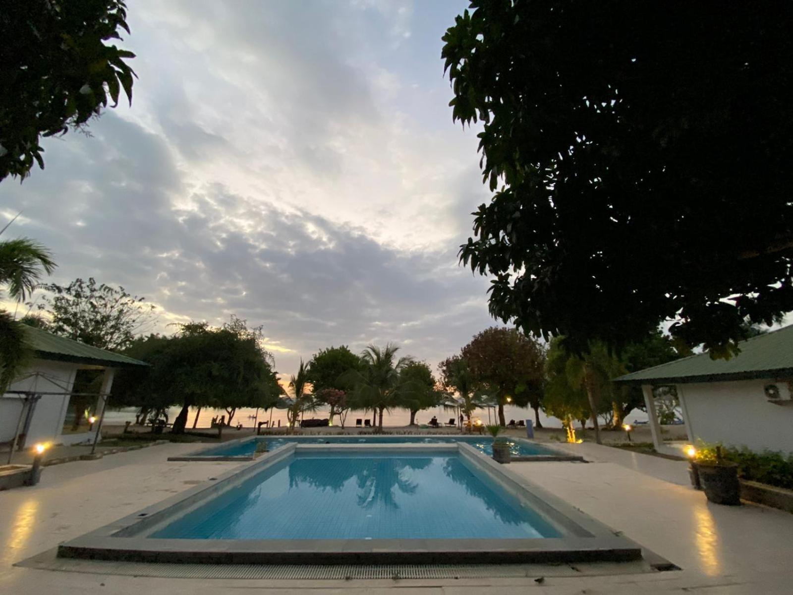 Sylvia Hotel & Resort Komodo Labuan Bajo Exterior photo